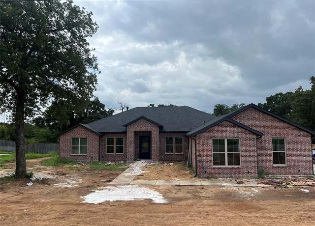 Property at 170 Hassler Dr, Stephenville, TX 76401, 4 beds, 3.5 baths