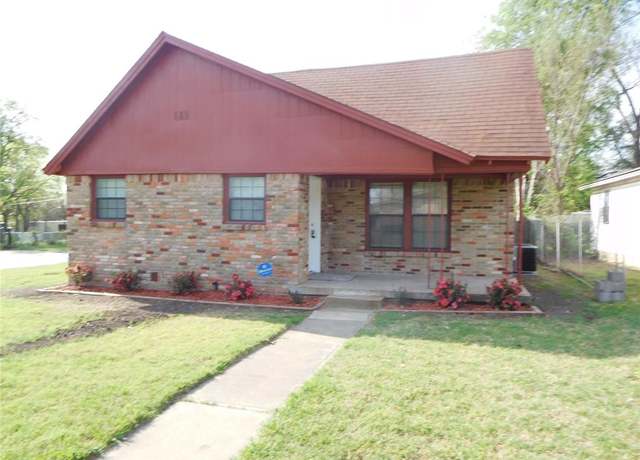 Property at 1260 E Mulkey St, Fort Worth, TX 76104, 3 beds, 2 baths
