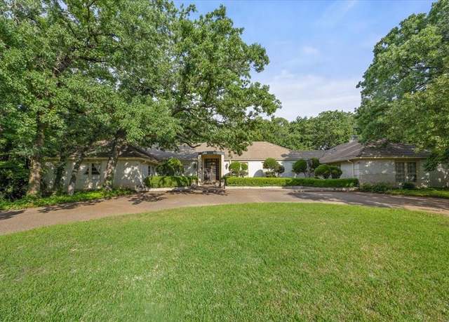 Property at 2409 Southbrook Ct, Arlington, TX 76006, 3 beds, 4 baths