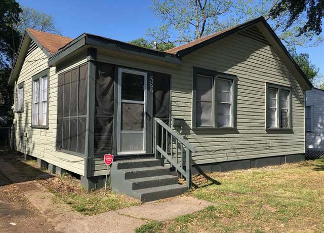 Property at 250 E 68th St, Shreveport, LA 71106, 2 beds, 1 bath