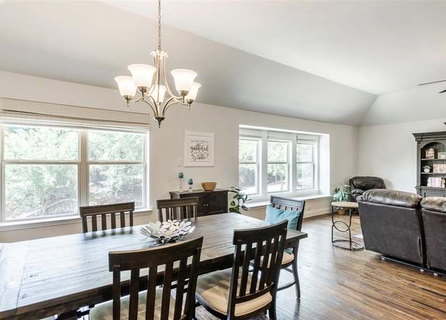 Property at 2513 Gramercy Park Dr, Flower Mound, TX 75028, 2 beds, 2.5 baths