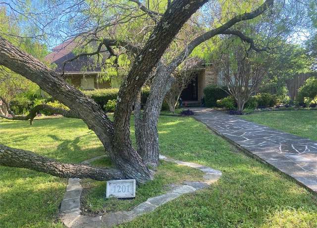Property at 1201 Sandra Ln, Grand Prairie, TX 75052, 4 beds, 3.5 baths