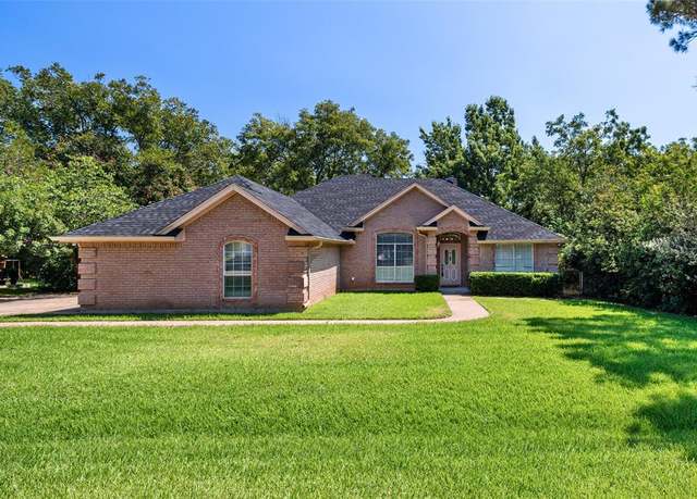 Property at 8911 Magnolia Vale Dr, Granbury, TX 76049, 3 beds, 2.5 baths