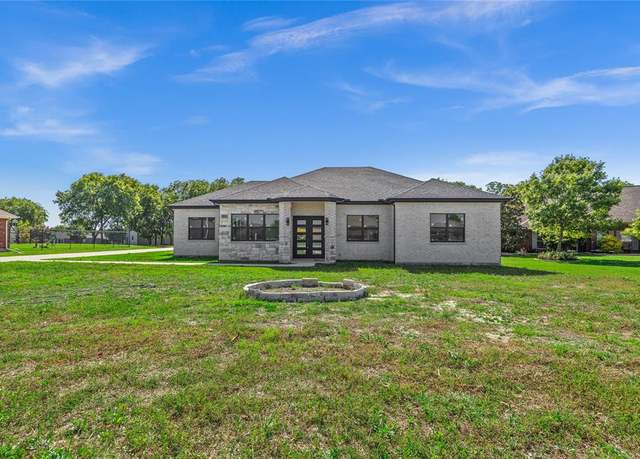 Property at 1057 Meadow Hill Dr, Lavon, TX 75166, 4 beds, 2.5 baths