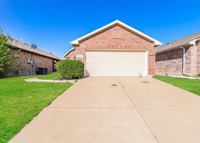 Property at 6029 Melanie Dr, Fort Worth, TX 76131, 3 beds, 2 baths