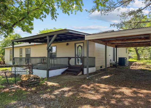Property at 281 Seminole Dr, Gordonville, TX 76245, 3 beds, 2 baths