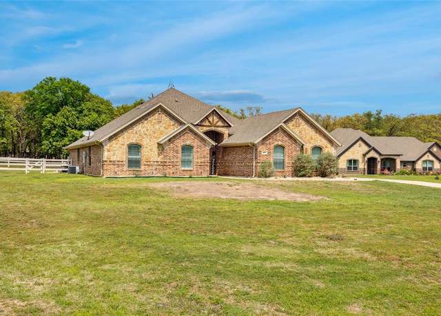 Property at 115 Lyndsey Ct, Boyd, TX 76023, 4 beds, 2 baths