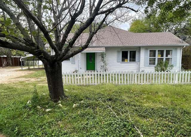 Property at 3000 N Locust, Denton, TX 76209, 5 beds, 2.5 baths
