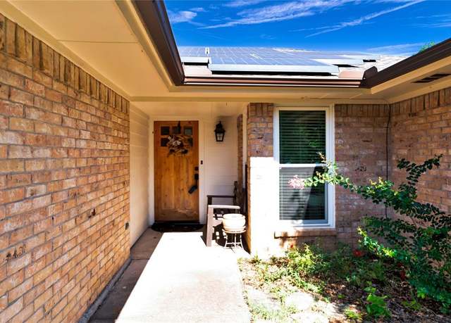 Property at 7612 Creekmoore Dr, Fort Worth, TX 76133, 3 beds, 2 baths