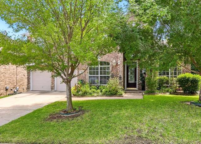 Property at 3412 Hofstra Dr, Denton, TX 76210, 5 beds, 3.5 baths