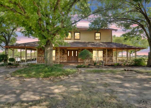 Property at 1105 E Highland Rd, Oak Leaf, TX 75154, 4 beds, 3 baths