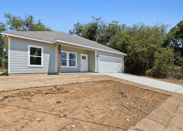 Property at 715 Robbins St, Cleburne, TX 76031, 3 beds, 2 baths