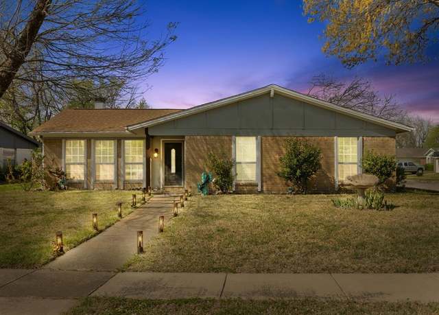 Property at 201 Volunteer Dr, Arlington, TX 76014, 3 beds, 2 baths