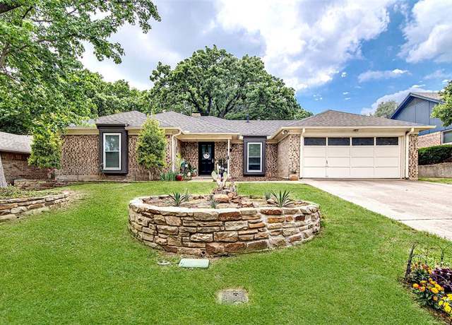 Property at 5720 Overridge Dr, Arlington, TX 76017, 3 beds, 2 baths