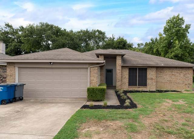 Property at 5048 Hollow Ridge Rd, Dallas, TX 75227, 3 beds, 2 baths