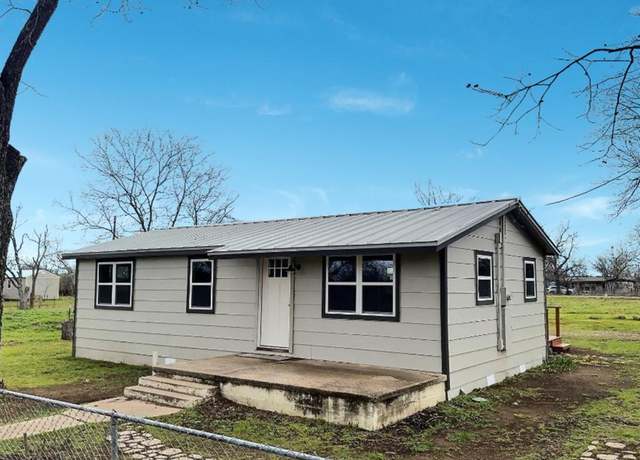 Property at 1100 SW 22nd St, Mineral Wells, TX 76067, 3 beds, 1 bath
