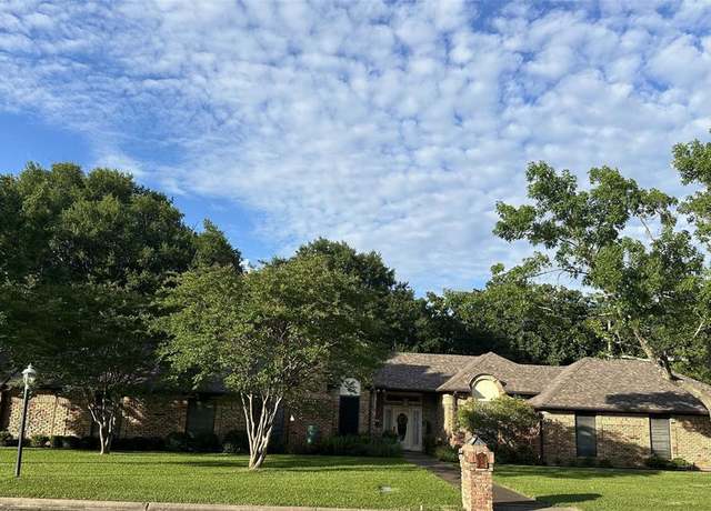 Property at 152 Granada Sq, Canton, TX 75103, 3 beds, 3 baths