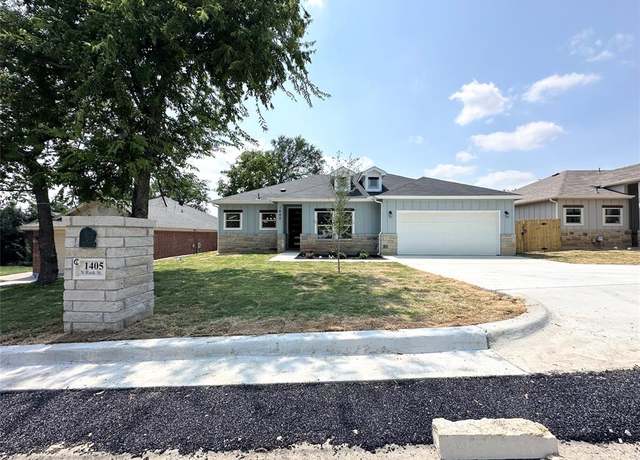 Property at 1405 N Rusk St, Weatherford, TX 76086, 3 beds, 2.5 baths