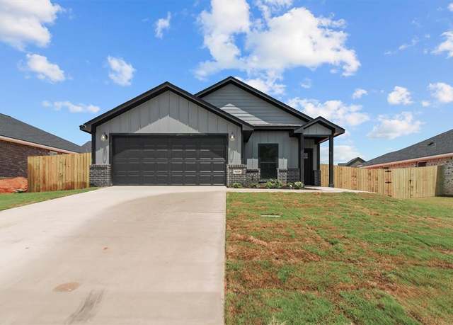 Property at 16229 Crossing Cir, Lindale, TX 75771, 3 beds, 2 baths