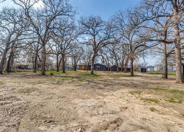 Property at 4406 S Peachtree Rd, Balch Springs, TX 75180, 3 beds, 2 baths