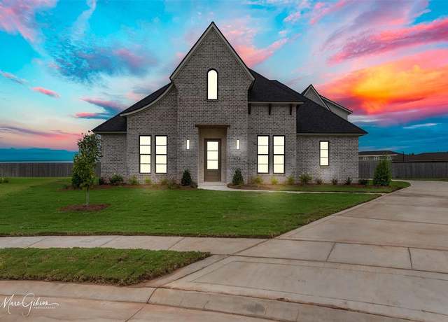 Property at 573 Corinth Cir, Bossier City, LA 71111, 4 beds, 3.5 baths