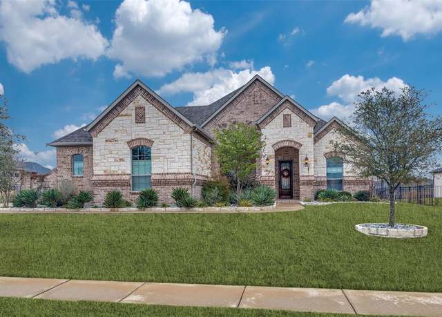 Property at 404 Asher Dr, Heath, TX 75032, 4 beds, 2.5 baths