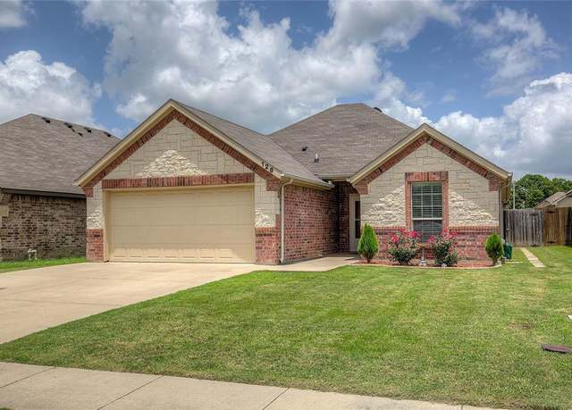 Property at 126 Comanche Dr, Greenville, TX 75402, 3 beds, 2 baths