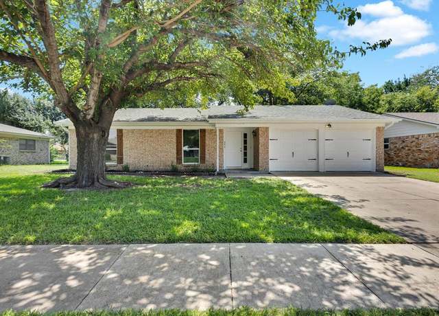 Property at 705 Sue Ann Ln, Burleson, TX 76028, 3 beds, 2 baths