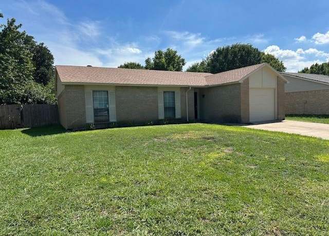 Property at 2316 Wildbriar Dr, Arlington, TX 76014, 3 beds, 2 baths