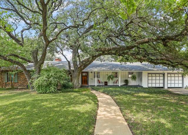 Property at 2015 W Lotus Ave, Fort Worth, TX 76111, 3 beds, 2 baths