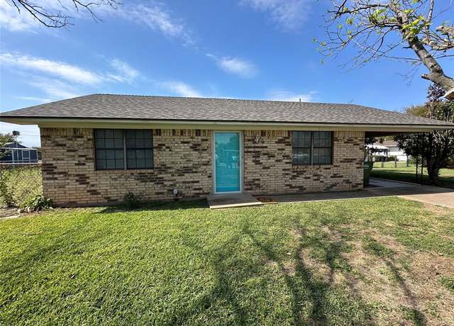 Property at 910 Chestnut St, Hico, TX 76457, 2 beds, 1 bath