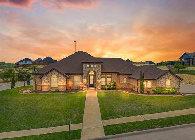 Property at 8212 Indian Hills Ct, Benbrook, TX 76126, 4 beds, 3 baths