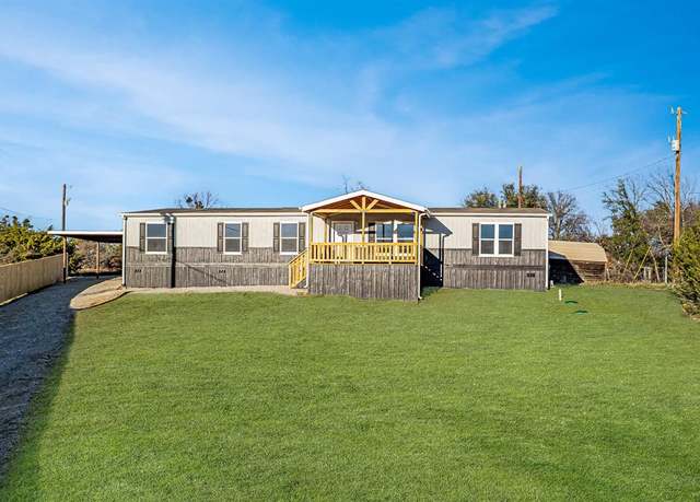 Property at 817 Highland Cir, Springtown, TX 76082, 5 beds, 2 baths