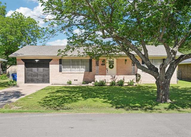 Property at 608 S Georgia St, Celina, TX 75009, 3 beds, 1 bath