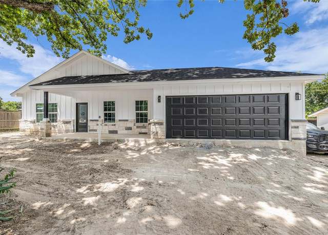 Property at 600 Avenue G, Moody, TX 76557, 3 beds, 2 baths