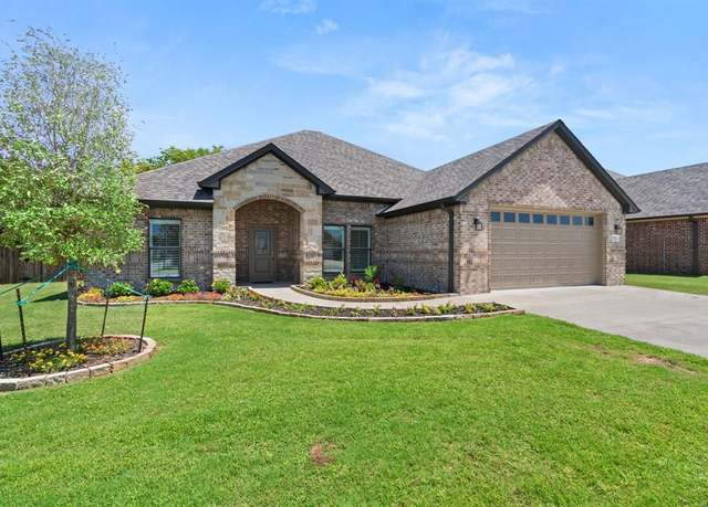 Property at 535 Limestone Cir, Mabank, TX 75147, 4 beds, 2 baths