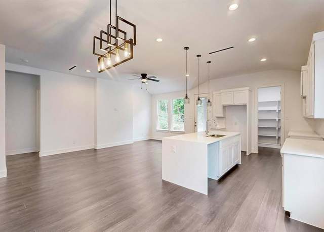 Property at 2323 Harding St, Dallas, TX 75215, 4 beds, 2 baths