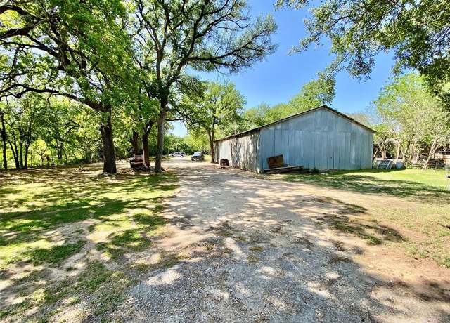 Property at 300 NW 12th St, Mineral Wells, TX 76067