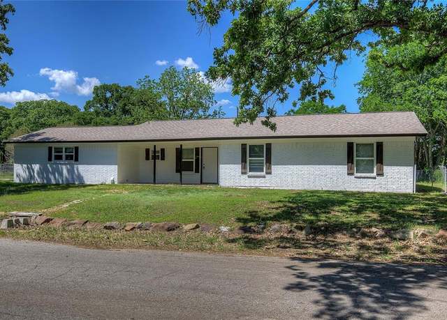 Property at 4179 County Road 3524, Greenville, TX 75402, 4 beds, 3 baths
