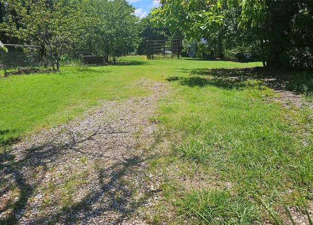 Property at 1609 Kennedy St, Bonham, TX 75418