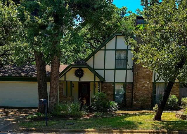Property at 1606 W 2nd St, Arlington, TX 76013, 3 beds, 2 baths