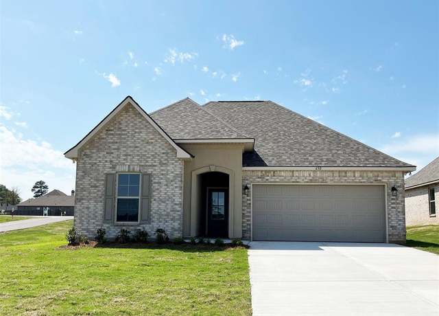 Property at 650 Hilltop Cir, Shreveport, LA 71107, 3 beds, 2 baths