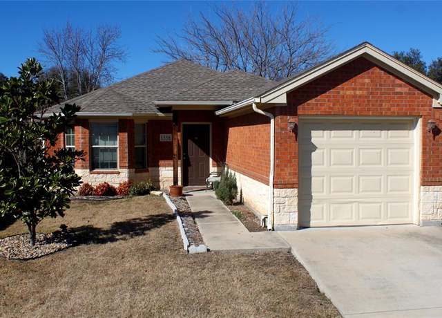Property at 1358 Eastview St, Fort Worth, TX 76134, 3 beds, 2 baths