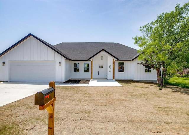 Property at 233 Lakeshore Dr, Runaway Bay, TX 76426, 4 beds, 2 baths