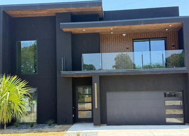 Property at 2616 S Ewing Ave, Dallas, TX 75216, 6 beds, 3.5 baths