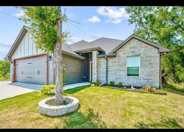 Property at 2608 San Gabriel Dr, Granbury, TX 76048, 3 beds, 2 baths