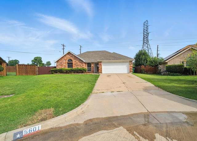 Property at 5601 Fairway Cir, Haltom City, TX 76117, 3 beds, 3 baths