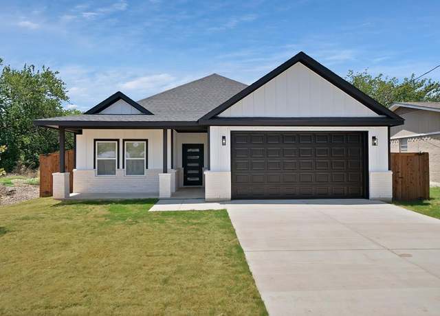 Property at 1700 S Hughes St, Fort Worth, TX 76105, 4 beds, 2.5 baths