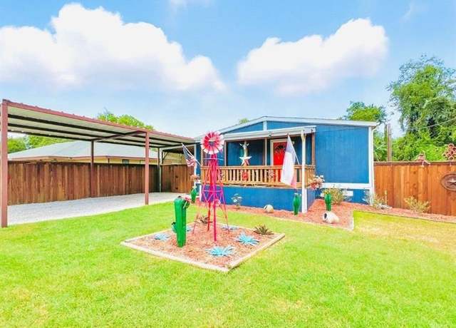 Property at 1652 Gale Dr, Pelican Bay, TX 76020, 3 beds, 2 baths