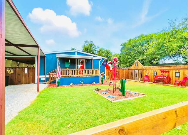 Property at 1652 Gale Dr, Pelican Bay, TX 76020, 3 beds, 2 baths